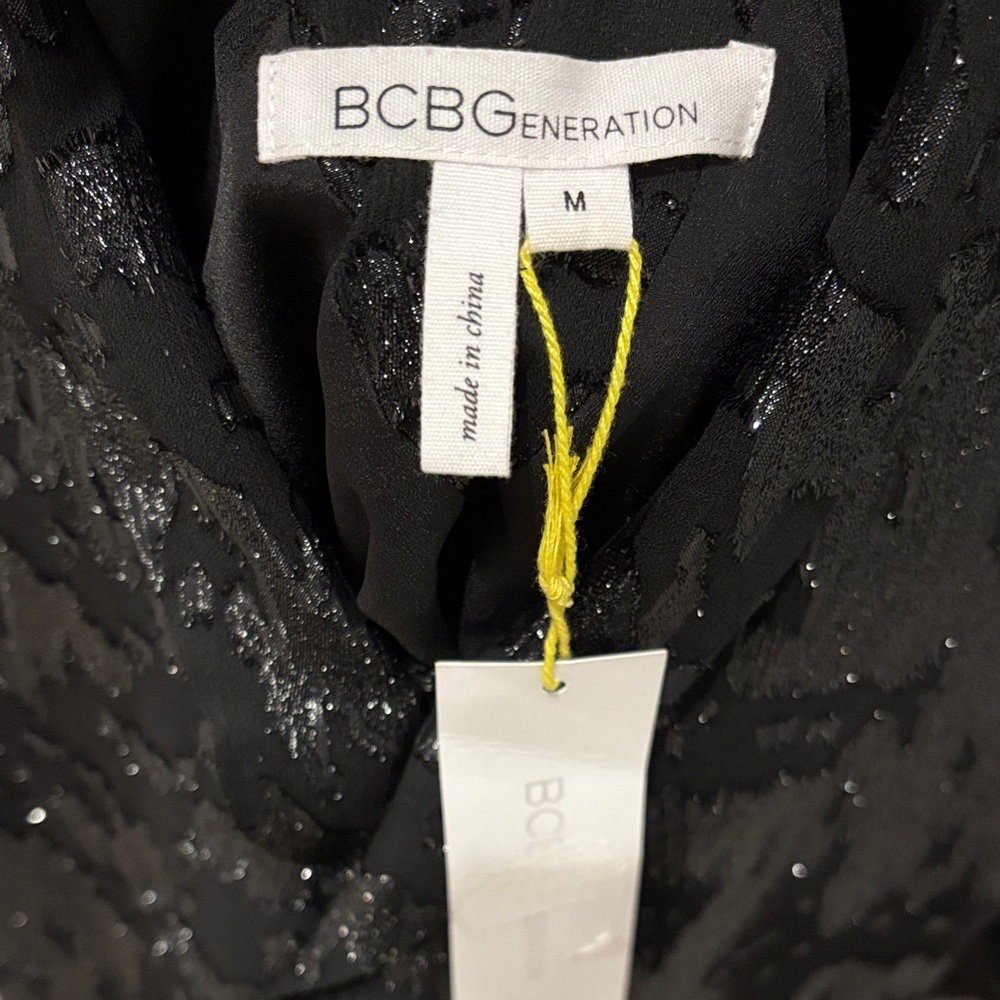 [Nwt] Bcbgeneration Black Patterned Blouse - image 4
